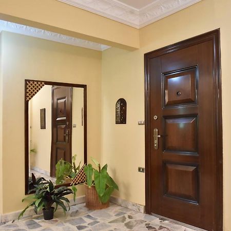 Two-Bedroom Apartment At Mohamed Farid Street Cairo Exterior foto