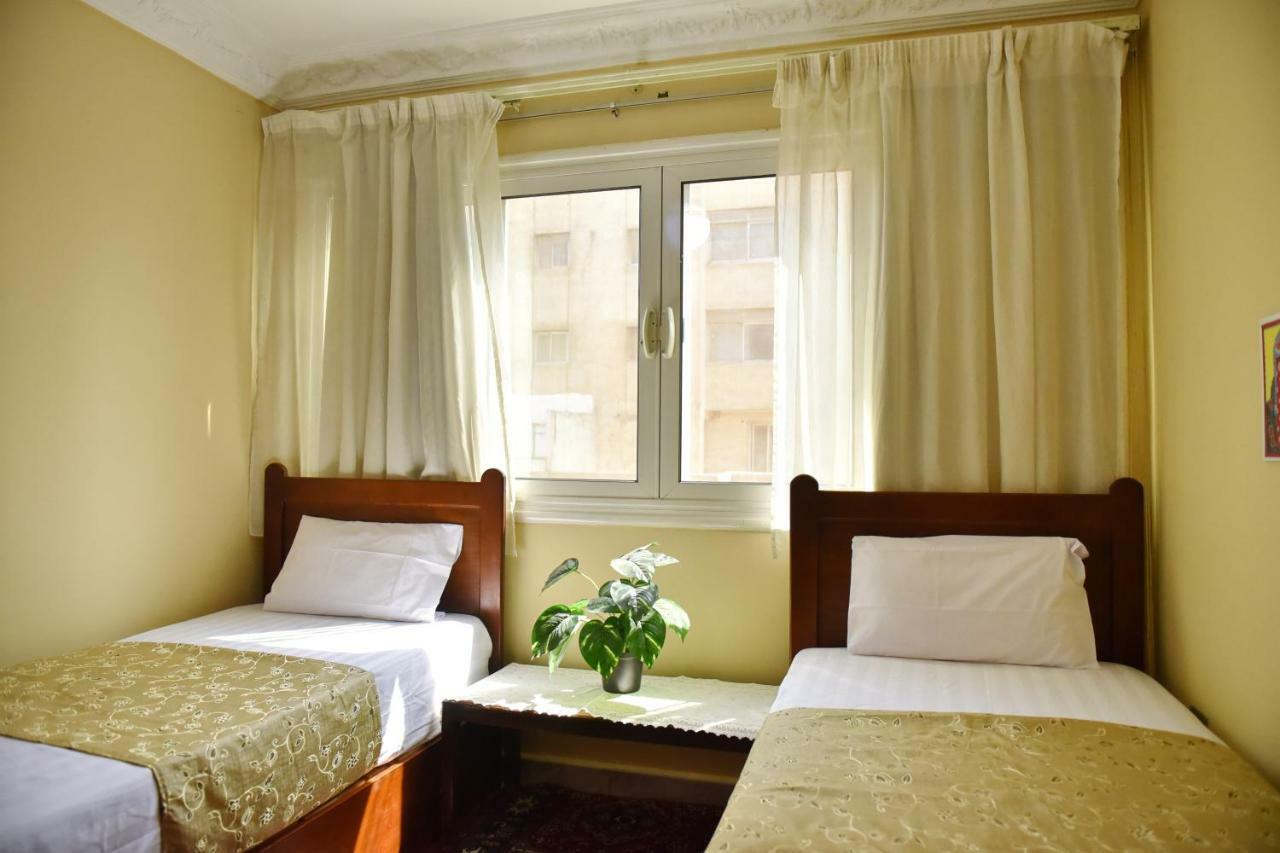 Two-Bedroom Apartment At Mohamed Farid Street Cairo Exterior foto